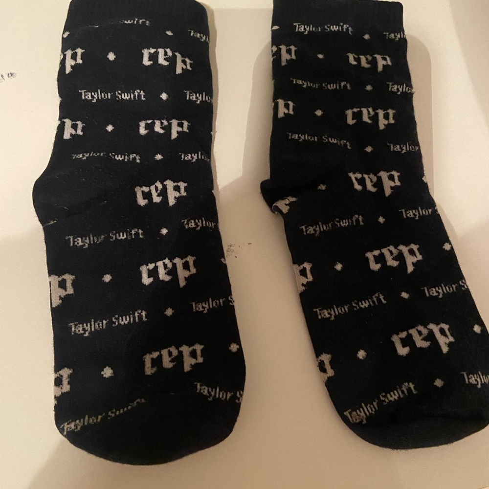 FIRM! BLACK “reputation” album socks